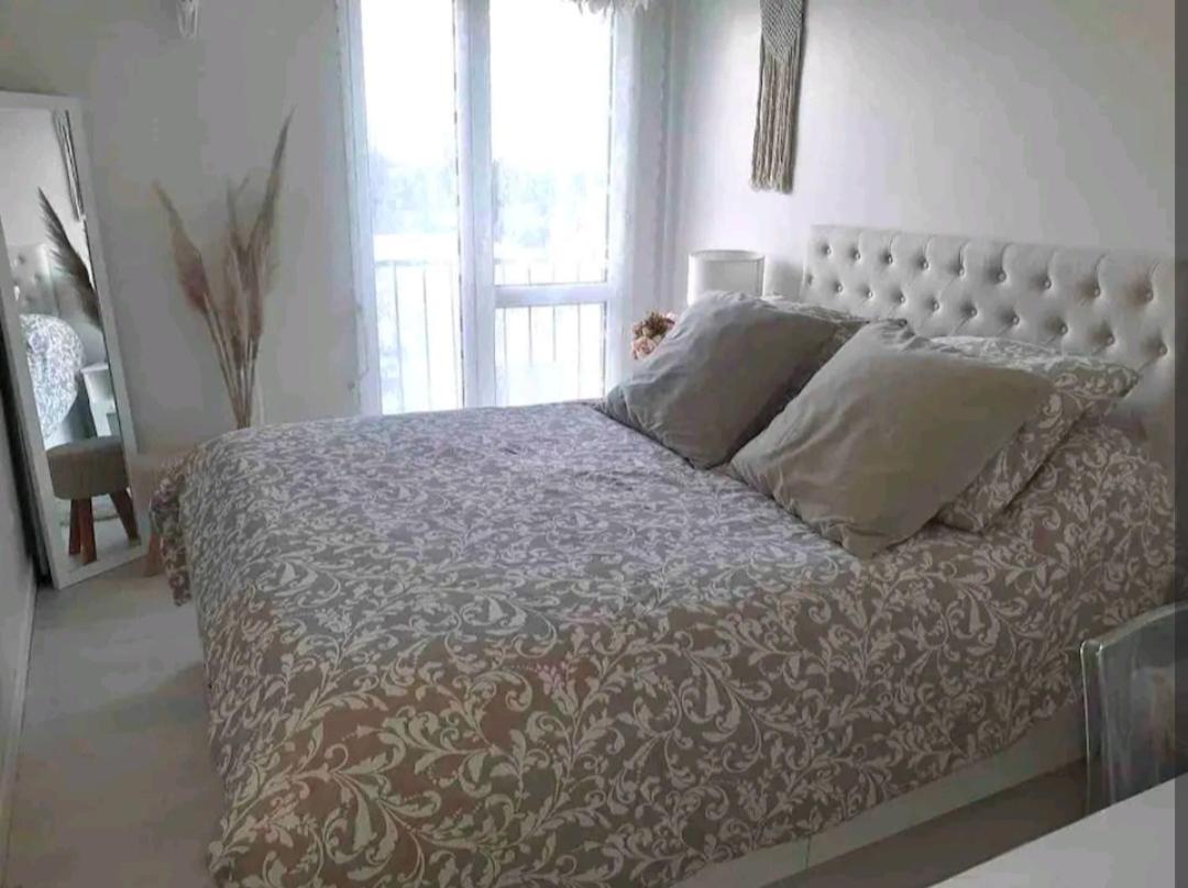 La Romantique Bourges Luaran gambar