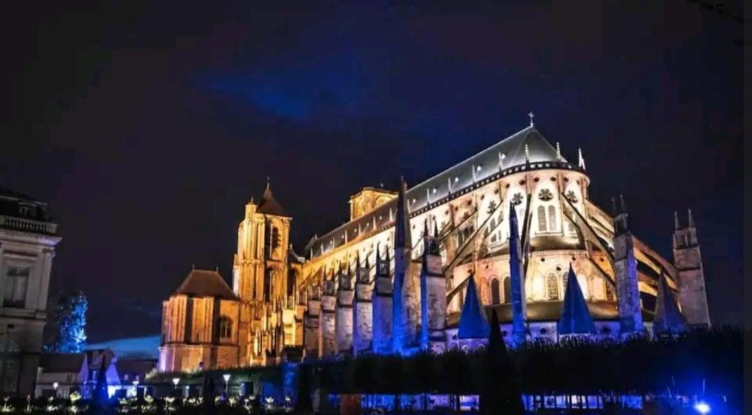 La Romantique Bourges Luaran gambar
